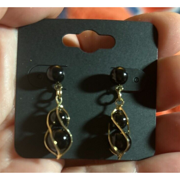 Black Pearl Prisoned Earrings - Picture 3 of 5